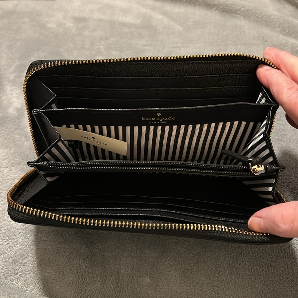Kate Spade Wallet - Picture 4 of 4